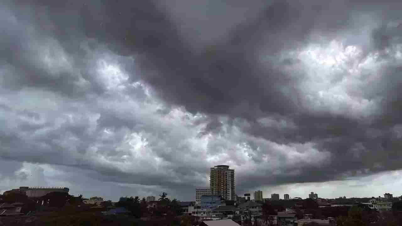 Karnataka Rain: ಕರ್ನಾಟಕದ ದಕ್ಷಿಣ ಒಳನಾಡಿನಲ್ಲಿ ಭಾರಿ ಮಳೆಯ ಮುನ್ಸೂಚನೆ, 3 ಜಿಲ್ಲೆಗಳಿಗೆ ಯೆಲ್ಲೋ ಅಲರ್ಟ್