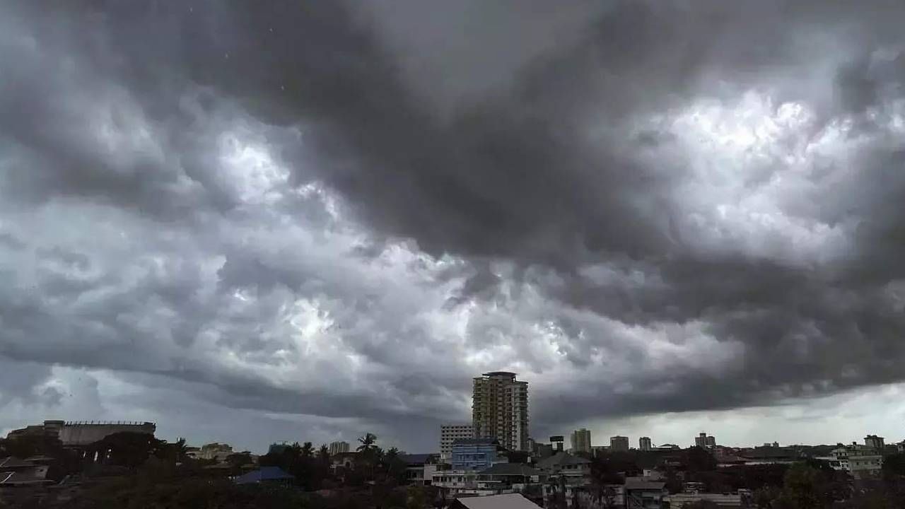 Karnataka Rain: ಕರ್ನಾಟಕದ ದಕ್ಷಿಣ ಒಳನಾಡಿನಲ್ಲಿ ಭಾರಿ ಮಳೆಯ ಮುನ್ಸೂಚನೆ, 3 ಜಿಲ್ಲೆಗಳಿಗೆ ಯೆಲ್ಲೋ ಅಲರ್ಟ್​