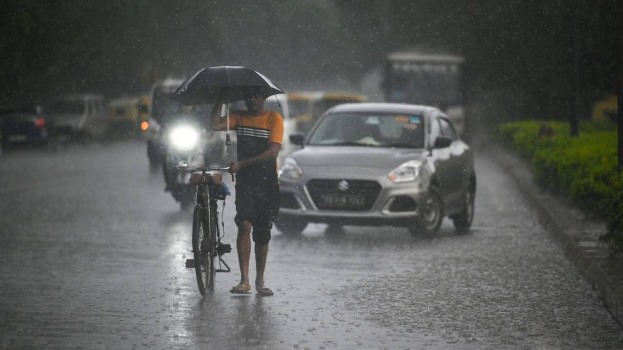 Karnataka Rain: ಶಿವಮೊಗ್ಗ, ಚಿಕ್ಕಮಗಳೂರಿನಲ್ಲಿ ಇಂದು ಭಾರಿ ಮಳೆಯ ನಿರೀಕ್ಷೆ, ಯೆಲ್ಲೋ ಅಲರ್ಟ್ ಘೋಷಣೆ