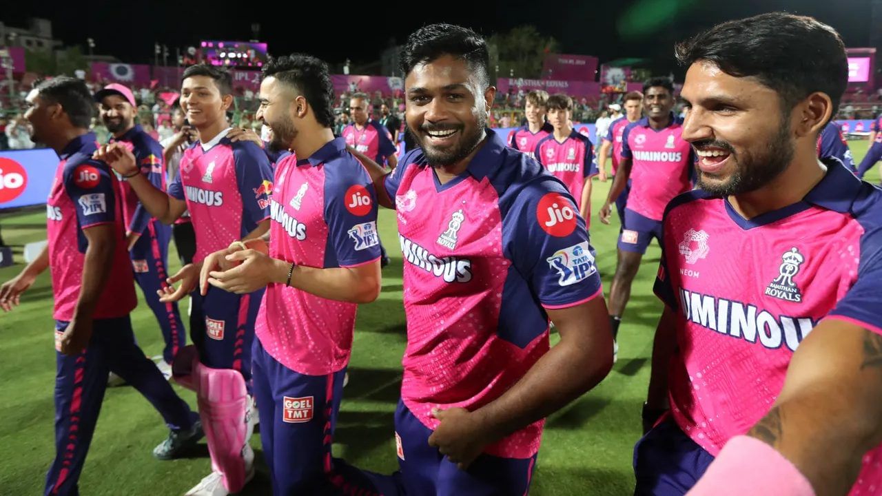 ಈ ಬಾರಿಯ ಐಪಿಎಲ್​ನಲ್ಲಿ (IPL 2024) ಆಡಿರುವ 9 ಪಂದ್ಯಗಳಲ್ಲಿ 8 ಜಯ ಸಾಧಿಸಿರುವ ರಾಜಸ್ಥಾನ್ ರಾಯಲ್ಸ್ ತಂಡವು ಅಂಕ ಪಟ್ಟಿಯಲ್ಲಿ ಅಗ್ರಸ್ಥಾನದಲ್ಲಿದೆ. ಇದಾಗ್ಯೂ ಸಂಜು ಸ್ಯಾಮ್ಸನ್ ಪಡೆ ಪ್ಲೇಆಫ್​ ಪ್ರವೇಶವನ್ನು ಖಚಿತಪಡಿಸಿಕೊಂಡಿಲ್ಲ ಎಂಬುದು ವಿಶೇಷ.