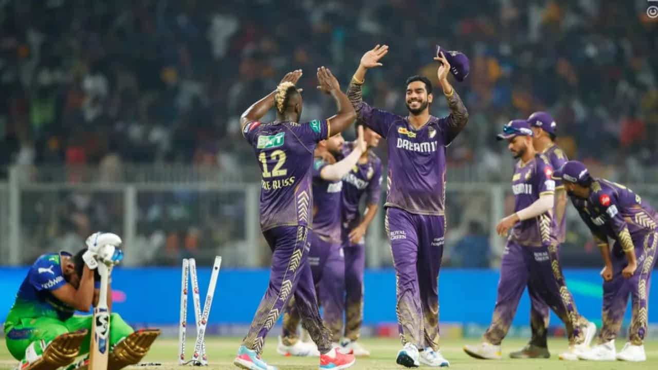 ಕೋಲ್ಕತ್ತಾ ನೈಟ್ ರೈಸರ್ಸ್ ವಿರುದ್ಧದ ಪಂದ್ಯದಲ್ಲಿ 1 ರನ್ಗಳ ಸೋಲಿನೊಂದಿಗೆ ಲೀಗ್ನಲ್ಲಿ ರಾಯಲ್ ಚಾಲೆಂಜರ್ಸ್ ಬೆಂಗಳೂರು ತಂಡ 7ನೇ ಸೋಲು ಅನುಭವಿಸಿದ್ದಂತ್ತಾಗಿದೆ. ಇದರೊಂದಿಗೆ ಆರ್ಸಿಬಿಯ ಪ್ಲೇಆಫ್ ಕನಸು ಭಗ್ನಗೊಂಡಿದೆ.
