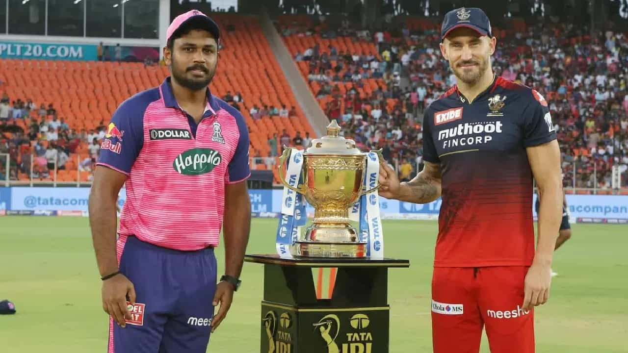 ಇಂಡಿಯನ್ ಪ್ರೀಮಿಯರ್ ಲೀಗ್ನ (IPL 2024) 19ನೇ ಪಂದ್ಯದಲ್ಲಿ ರಾಜಸ್ಥಾನ್ ರಾಯಲ್ಸ್ (RR) ಮತ್ತು ರಾಯಲ್ ಚಾಲೆಂಜರ್ಸ್ ಬೆಂಗಳೂರು (RCB) ತಂಡಗಳು ಮುಖಾಮುಖಿಯಾಗಲಿದೆ. ಜೈಪುರದ ಸವಾಯ್ ಮಾನ್ಸಿಂಗ್ ಸ್ಟೇಡಿಯಂನಲ್ಲಿ ನಡೆಯಲಿರುವ ಈ ಪಂದ್ಯಕ್ಕೆ ಮಳೆ ಅಡ್ಡಿ ಉಂಟು ಮಾಡಲಿದೆಯಾ ಎಂಬ ಪ್ರಶ್ನೆಯೊಂದು ಹುಟ್ಟಿಕೊಂಡಿದೆ.