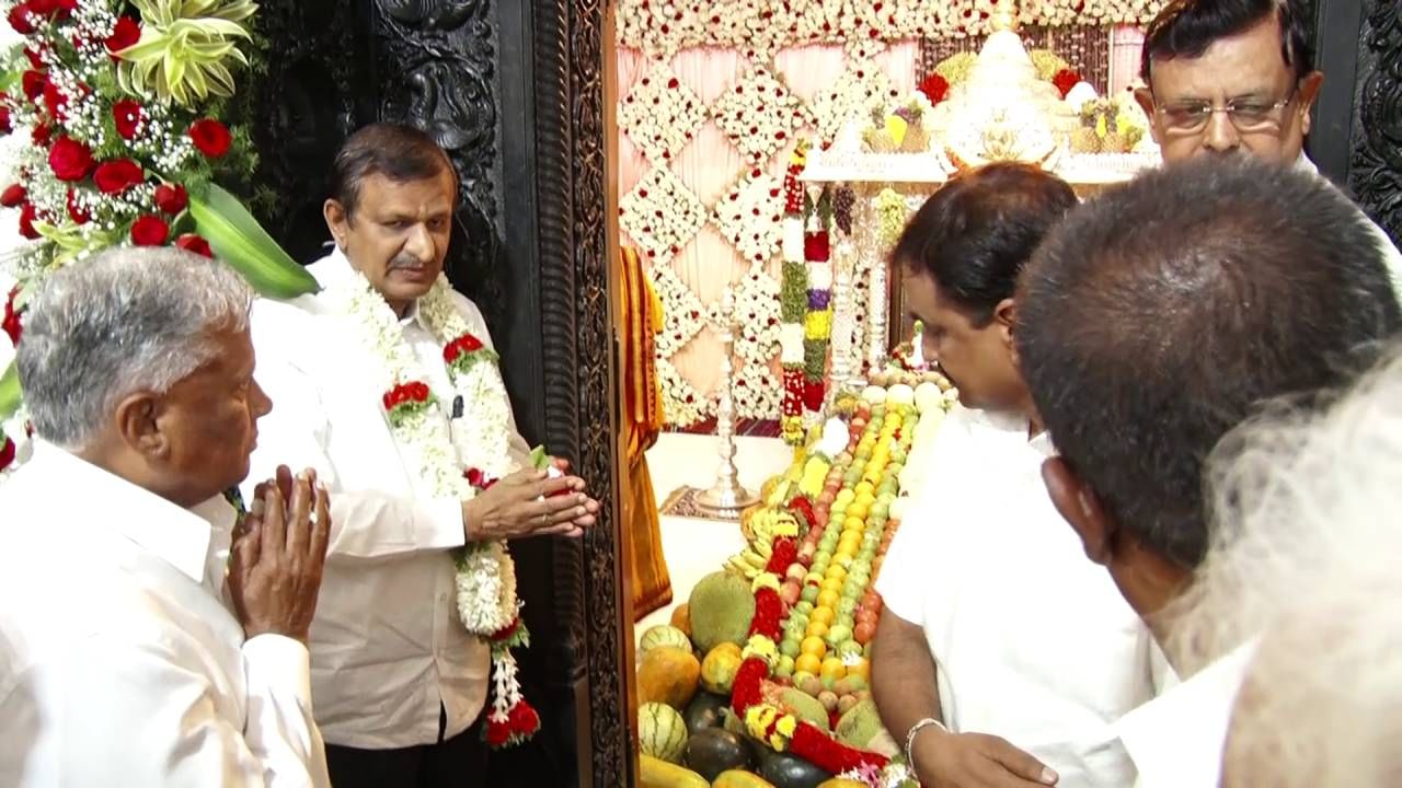 Tumakuru Siddaganga Shree Shivakumara Swamiji 117th birthday: V Somanna, Parameshwar, CN Manjunath visit siddaganga mutt