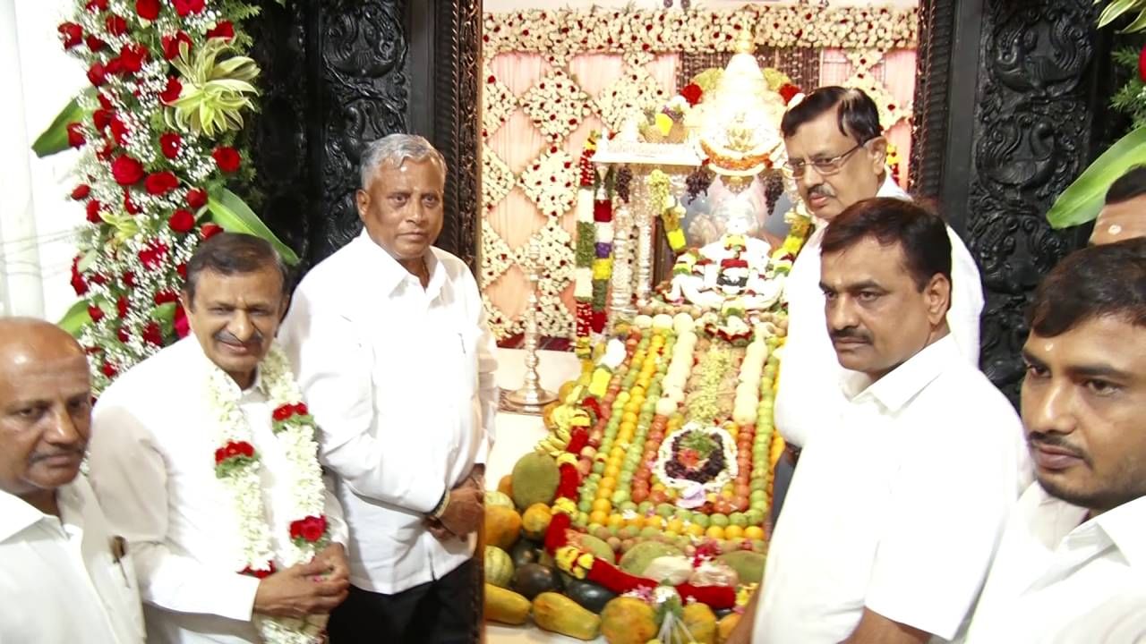 Tumakuru Siddaganga Shree Shivakumara Swamiji 117th birthday: V Somanna, Parameshwar, CN Manjunath visit siddaganga mutt