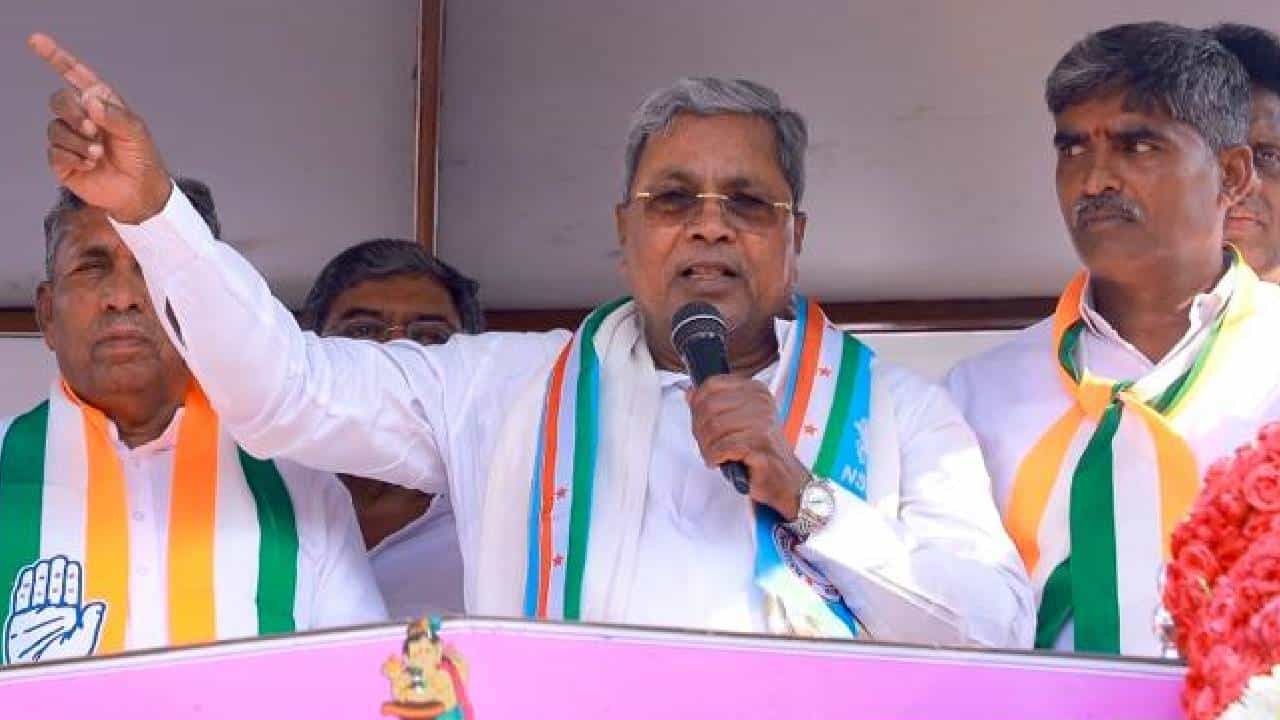 ಬರ ಪರಿಹಾರ ಹಣ ಸಾಲದು, ಹೋರಾಟ ಮುಂದುವರಿಯಲಿದೆ: ಸಿಎಂ, ಡಿಸಿಎಂ ಮತ್ತು ಕೃಷಿ ಸಚಿವ ಬರ ಪರಿಹಾರ ಹಣ ಸಾಲದು, ಹೋರಾಟ ಮುಂದುವರಿಯಲಿದೆ: ಸಿಎಂ, ಡಿಸಿಎಂ ಮತ್ತು ಕೃಷಿ ಸಚಿವ
