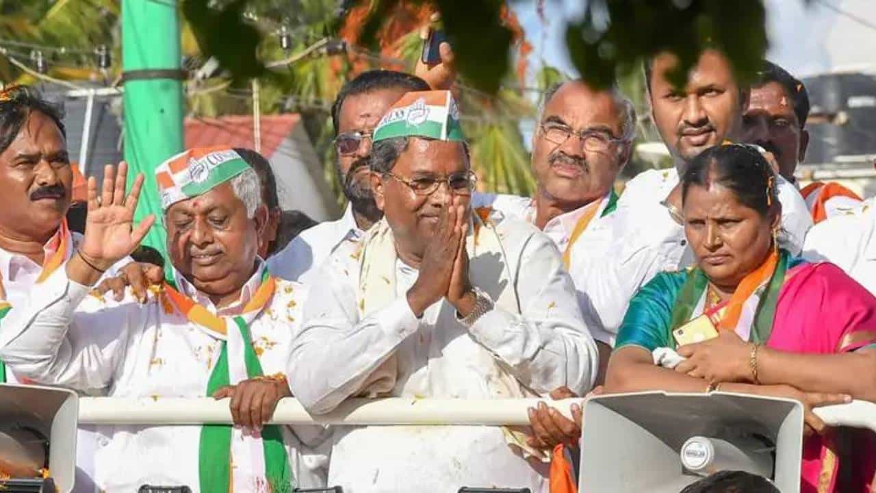 ಬೆಂಗಳೂರು ವ್ಯಾಪ್ತಿಯ 3 ಲೋಕಸಭಾ ಕ್ಷೇತ್ರಗಳಲ್ಲಿ ಇಂದು ಮುಖ್ಯಮಂತ್ರಿ ಸಿದ್ದರಾಮಯ್ಯ ಪ್ರಚಾರ; ಏಲ್ಲೆಲ್ಲಿ? ಬೆಂಗಳೂರು ವ್ಯಾಪ್ತಿಯ 3 ಲೋಕಸಭಾ ಕ್ಷೇತ್ರಗಳಲ್ಲಿ ಇಂದು ಮುಖ್ಯಮಂತ್ರಿ ಸಿದ್ದರಾಮಯ್ಯ ಪ್ರಚಾರ; ಏಲ್ಲೆಲ್ಲಿ?
