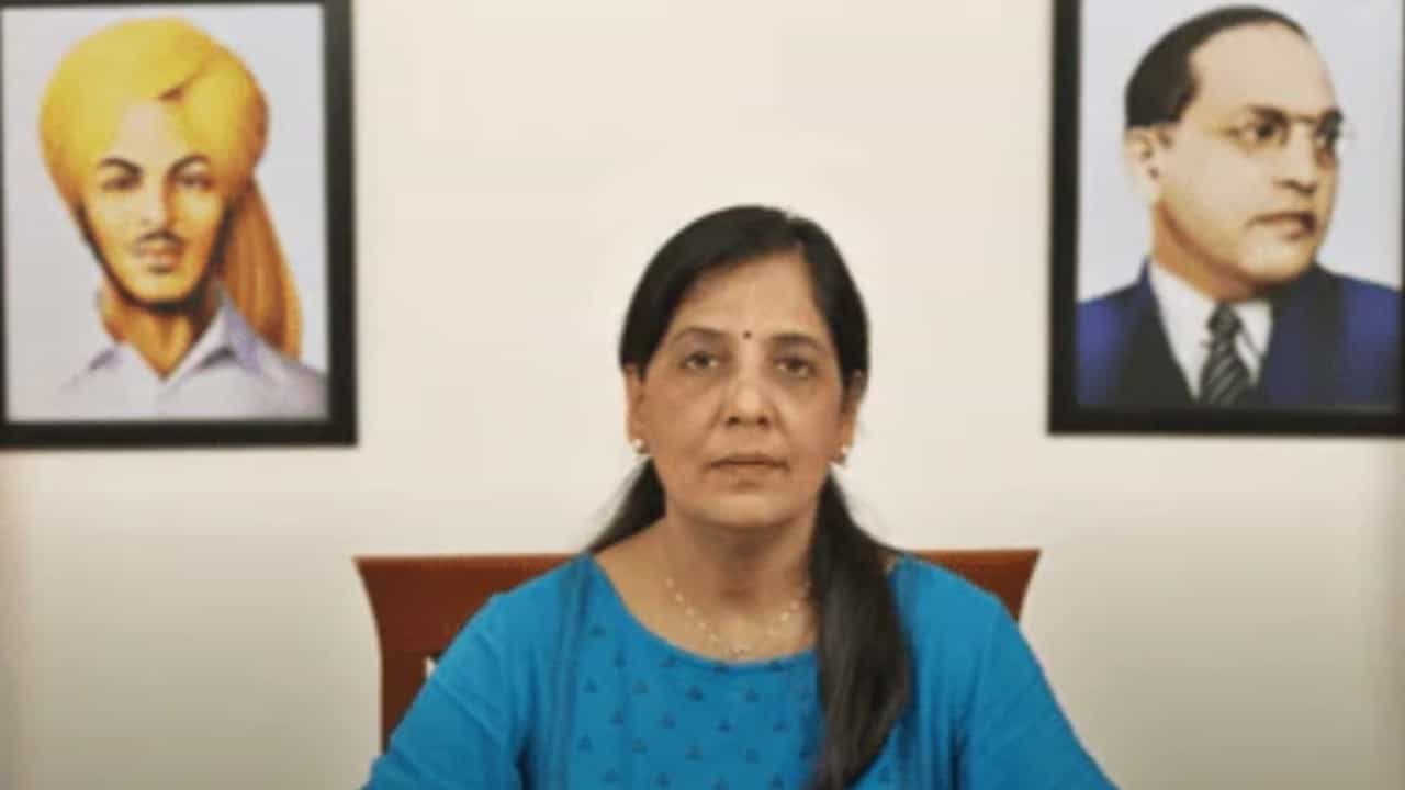 ದೇಶದಲ್ಲಿ ಸರ್ವಾಧಿಕಾರ ಇದೆ ಎಂದ ಸುನೀತಾ; ರಾಬ್ರಿ ದೇವಿಯಂತೆ ಆಗುವ ಪ್ರಯತ್ನ ಎಂದ ಬಿಜೆಪಿ ದೇಶದಲ್ಲಿ ಸರ್ವಾಧಿಕಾರ ಇದೆ ಎಂದ ಸುನೀತಾ; ರಾಬ್ರಿ ದೇವಿಯಂತೆ ಆಗುವ ಪ್ರಯತ್ನ ಎಂದ ಬಿಜೆಪಿ