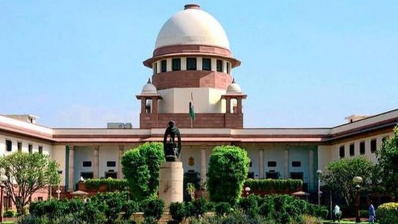 ₹3500 ಕೋಟಿ ತೆರಿಗೆ ನೋಟಿಸ್ ನೀಡಿದ್ದ ಐಟಿ; ಕಾಂಗ್ರೆಸ್ ಪಕ್ಷಕ್ಕೆ ಸುಪ್ರೀಂಕೋರ್ಟ್ ಬಿಗ್ ರಿಲೀಫ್ ₹3500 ಕೋಟಿ ತೆರಿಗೆ ನೋಟಿಸ್ ನೀಡಿದ್ದ ಐಟಿ; ಕಾಂಗ್ರೆಸ್ ಪಕ್ಷಕ್ಕೆ ಸುಪ್ರೀಂಕೋರ್ಟ್ ಬಿಗ್ ರಿಲೀಫ್