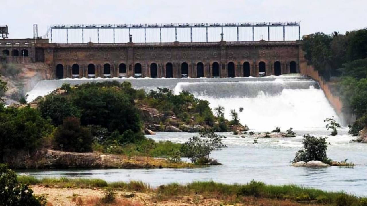 ಕರ್ನಾಟಕದಲ್ಲಿ ಭೀಕರ ಬರದ ನಡುವೆ ನೀರಿಗಾಗಿ ಮತ್ತೆ ಕ್ಯಾತೆ ತೆಗೆದ ತಮಿಳುನಾಡು ಕರ್ನಾಟಕದಲ್ಲಿ ಭೀಕರ ಬರದ ನಡುವೆ ನೀರಿಗಾಗಿ ಮತ್ತೆ ಕ್ಯಾತೆ ತೆಗೆದ ತಮಿಳುನಾಡು