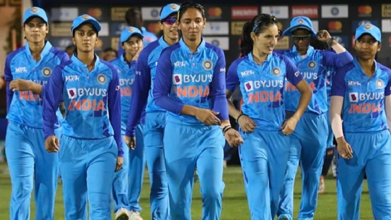 IND vs BAN: ಬಾಂಗ್ಲಾದೇಶ್ ವಿರುದ್ಧ ಗೆದ್ದು ಬೀಗಿದ ಟೀಮ್ ಇಂಡಿಯಾ IND vs BAN: ಬಾಂಗ್ಲಾದೇಶ್ ವಿರುದ್ಧ ಗೆದ್ದು ಬೀಗಿದ ಟೀಮ್ ಇಂಡಿಯಾ