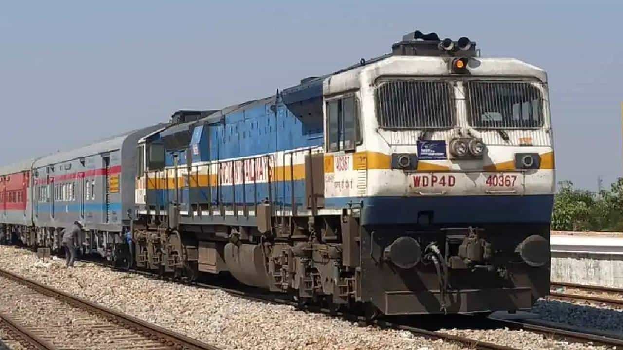 Train Cancel: ಹುಬ್ಬಳ್ಳಿ-ಬೆಂಗಳೂರು ಮಧ್ಯೆ ಸಂಚರಿಸುವ ವಿಶೇಷ ರೈಲು 2 ದಿನ ರದ್ದು Train Cancel: ಹುಬ್ಬಳ್ಳಿ-ಬೆಂಗಳೂರು ಮಧ್ಯೆ ಸಂಚರಿಸುವ ವಿಶೇಷ ರೈಲು 2 ದಿನ ರದ್ದು