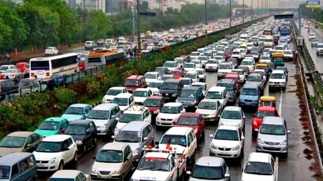 Bangaluru: ಹೆಚ್ಚು ಖಾಸಗಿ ವಾಹನಗಳಿರುವ ನಗರಗಳಲ್ಲಿ ದೆಹಲಿಯನ್ನು ಹಿಂದಿಕ್ಕಿದ ಬೆಂಗಳೂರು ನಂ 1 Bangaluru: ಹೆಚ್ಚು ಖಾಸಗಿ ವಾಹನಗಳಿರುವ ನಗರಗಳಲ್ಲಿ ದೆಹಲಿಯನ್ನು ಹಿಂದಿಕ್ಕಿದ ಬೆಂಗಳೂರು ನಂ 1
