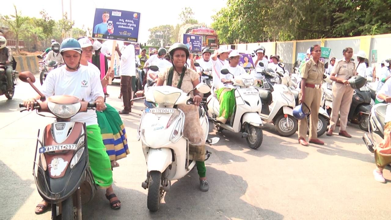ದಾವಣಗೆರೆಯಲ್ಲಿ ಲೋಕಸಭಾ ಚುನಾವಣೆ ಸ್ಪರ್ಧಿಗಳಿಂದ ಪಾಲಿಕೆ ಆಯುಕ್ತವರೆಗೂ ಮಹಿಳೆಯರದ್ದೇ ಪ್ರಾಬಲ್ಯ ದಾವಣಗೆರೆಯಲ್ಲಿ ಲೋಕಸಭಾ ಚುನಾವಣೆ ಸ್ಪರ್ಧಿಗಳಿಂದ ಪಾಲಿಕೆ ಆಯುಕ್ತವರೆಗೂ ಮಹಿಳೆಯರದ್ದೇ ಪ್ರಾಬಲ್ಯ