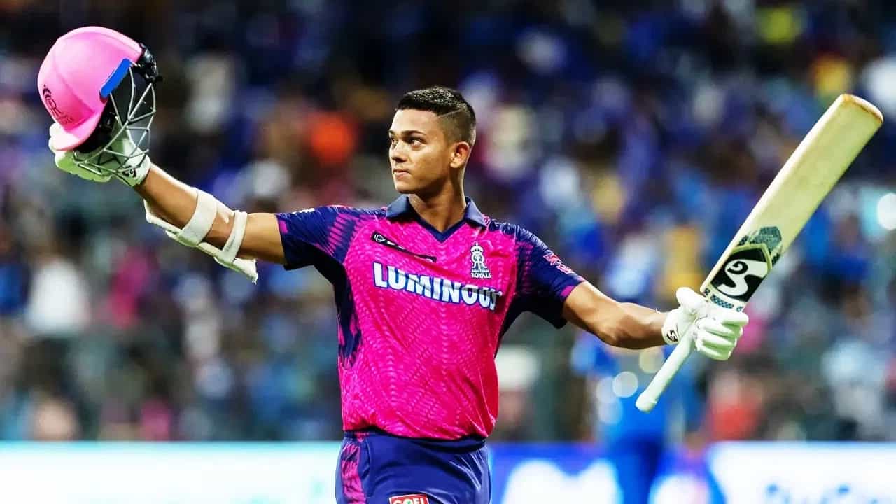 IPL 2024: ಇಂಡಿಯನ್ ಪ್ರೀಮಿಯರ್ ಲೀಗ್ ಇತಿಹಾಸದಲ್ಲೇ ಅತೀ ವೇಗದ ಅರ್ಧಶತಕ ಬಾರಿಸಿದ ಬ್ಯಾಟರ್... ಬಲಿಷ್ಠ ಇಂಗ್ಲೆಂಡ್ ಪಡೆಗೆ ಜೈಸ್ಬಾಲ್ ತೋರಿಸಿದ ಯುವ ದಾಂಡಿಗ... ಪ್ರಸ್ತುತ ಕ್ರಿಕೆಟ್ ಅಂಗಳದ ಆಕ್ರಮಣಕಾರಿ ಎಡಗೈ ಬ್ಯಾಟ್ಸ್ಮನ್... ಹೀಗೆ ಕಳೆದೊಂದು ವರ್ಷದಿಂದ ಸಂಚಲನ ಸೃಷ್ಟಿಸಿದ್ದ ಯಶಸ್ವಿ ಜೈಸ್ವಾಲ್ (Yashasvi Jaiswal) ಈ ಬಾರಿಯ ಐಪಿಎಲ್ನಲ್ಲಿ ಮಂಕಾಗಿದ್ದಾರೆ.