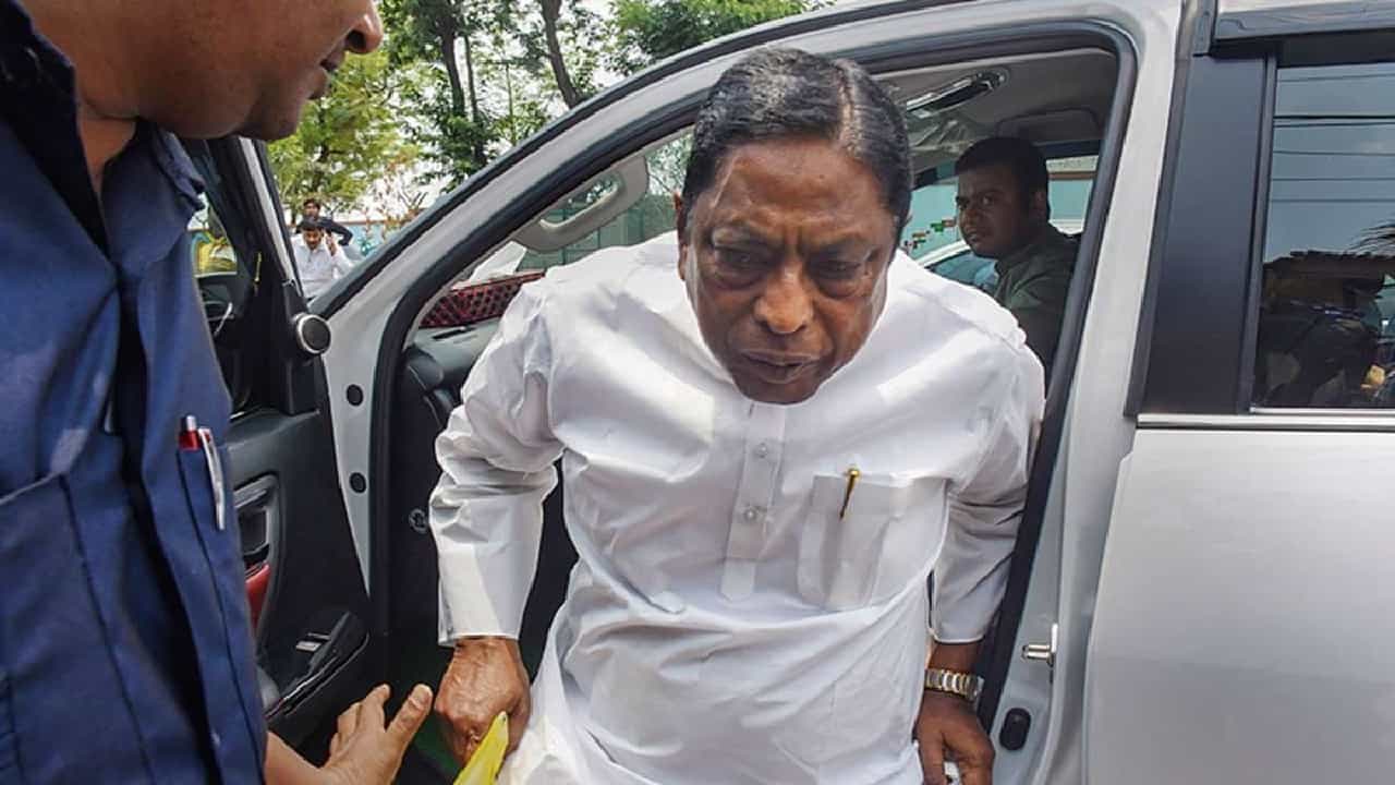 ಅಕ್ರಮ ಹಣ ವರ್ಗಾವಣೆ ಪ್ರಕರಣ: ಜಾರ್ಖಂಡ್ ಸಚಿವ ಆಲಂಗೀರ್ ಆಲಂ 6 ದಿನಗಳ ಇಡಿ ವಶಕ್ಕೆ ಅಕ್ರಮ ಹಣ ವರ್ಗಾವಣೆ ಪ್ರಕರಣ: ಜಾರ್ಖಂಡ್ ಸಚಿವ ಆಲಂಗೀರ್ ಆಲಂ 6 ದಿನಗಳ ಇಡಿ ವಶಕ್ಕೆ