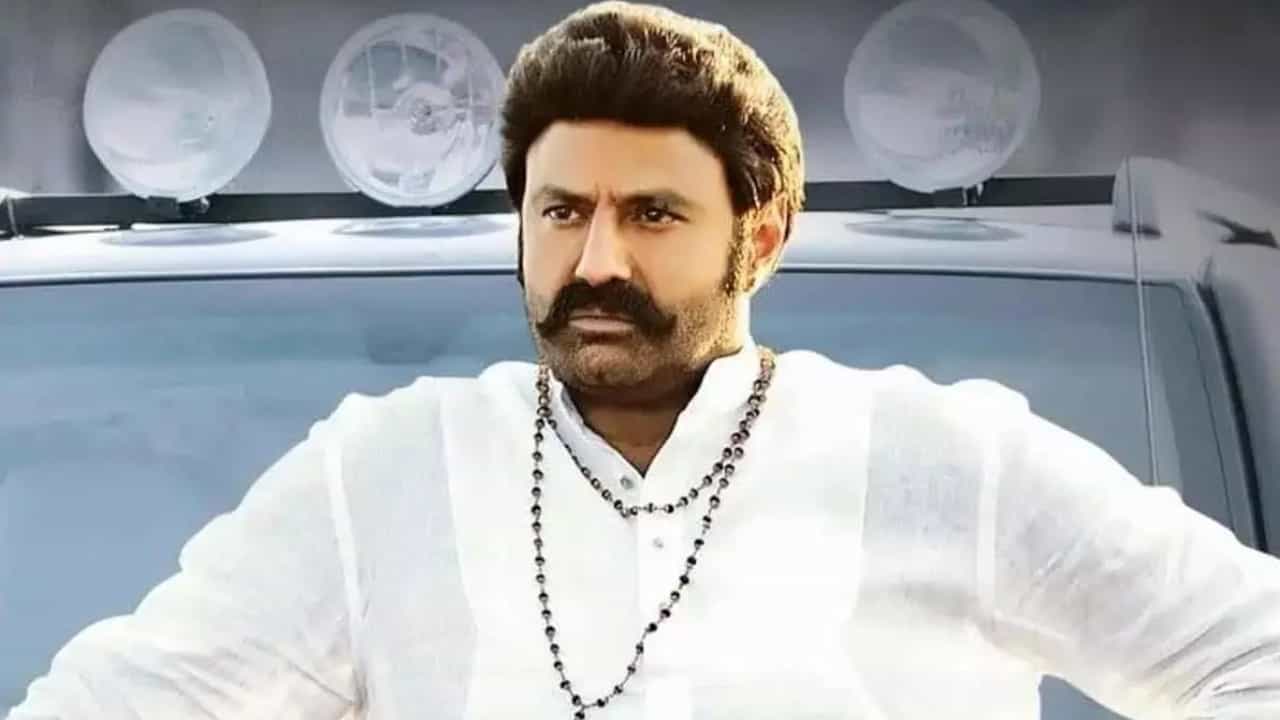 ಚುನಾವಣೆ ಮುಗಿದರಾಗಿಲ್ಲ, ಫಲಿತಾಂಶವೂ ಬರಬೇಕು; ಸಿನಿಮಾದಿಂದ ದೂರವೇ ಉಳಿದ ಬಾಲಯ್ಯ ಚುನಾವಣೆ ಮುಗಿದರಾಗಿಲ್ಲ, ಫಲಿತಾಂಶವೂ ಬರಬೇಕು; ಸಿನಿಮಾದಿಂದ ದೂರವೇ ಉಳಿದ ಬಾಲಯ್ಯ