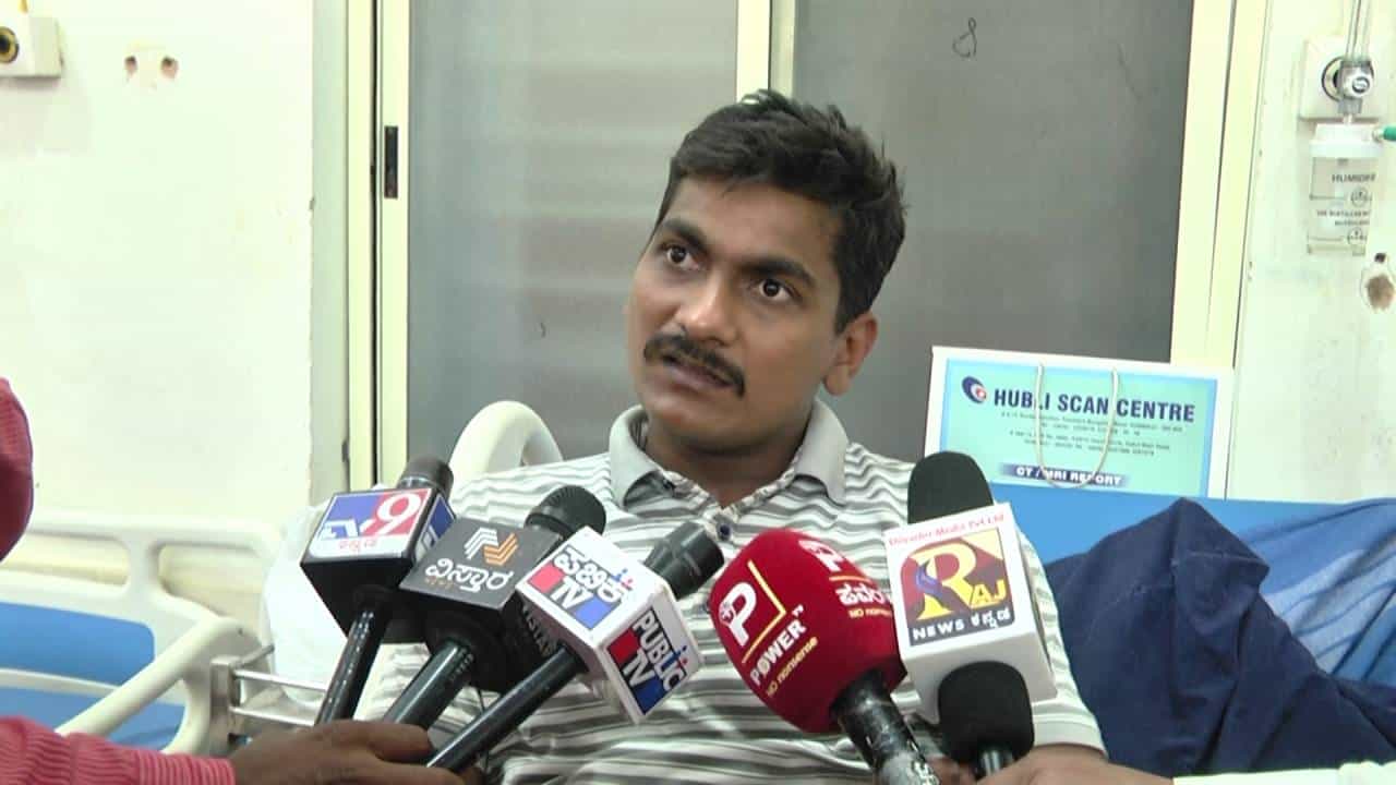 ಬೆಳಗಾವಿ ಹಿಂಡಲಗಾ ಜೈಲು ಸಿಬ್ಬಂದಿ ಮೇಲೆ ಕೈದಿ ಹಲ್ಲೆ: ಕಂಡು ಕಾಣದಂತಿರುವ ಮೇಲಾಧಿಕಾರಿಗಳು ಬೆಳಗಾವಿ ಹಿಂಡಲಗಾ ಜೈಲು ಸಿಬ್ಬಂದಿ ಮೇಲೆ ಕೈದಿ ಹಲ್ಲೆ: ಕಂಡು ಕಾಣದಂತಿರುವ ಮೇಲಾಧಿಕಾರಿಗಳು