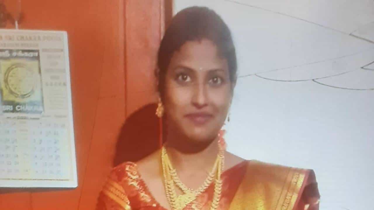ಬಾಲ್ಯದ ಗೆಳೆಯನನ್ನು ನಂಬಿ ಕುಟುಂಬ ಬಿಟ್ಟು ಹೋದವಳು 12 ವರ್ಷದ ಬಳಿಕ ಶವವಾಗಿ ಪತ್ತೆ ಬಾಲ್ಯದ ಗೆಳೆಯನನ್ನು ನಂಬಿ ಕುಟುಂಬ ಬಿಟ್ಟು ಹೋದವಳು 12 ವರ್ಷದ ಬಳಿಕ ಶವವಾಗಿ ಪತ್ತೆ