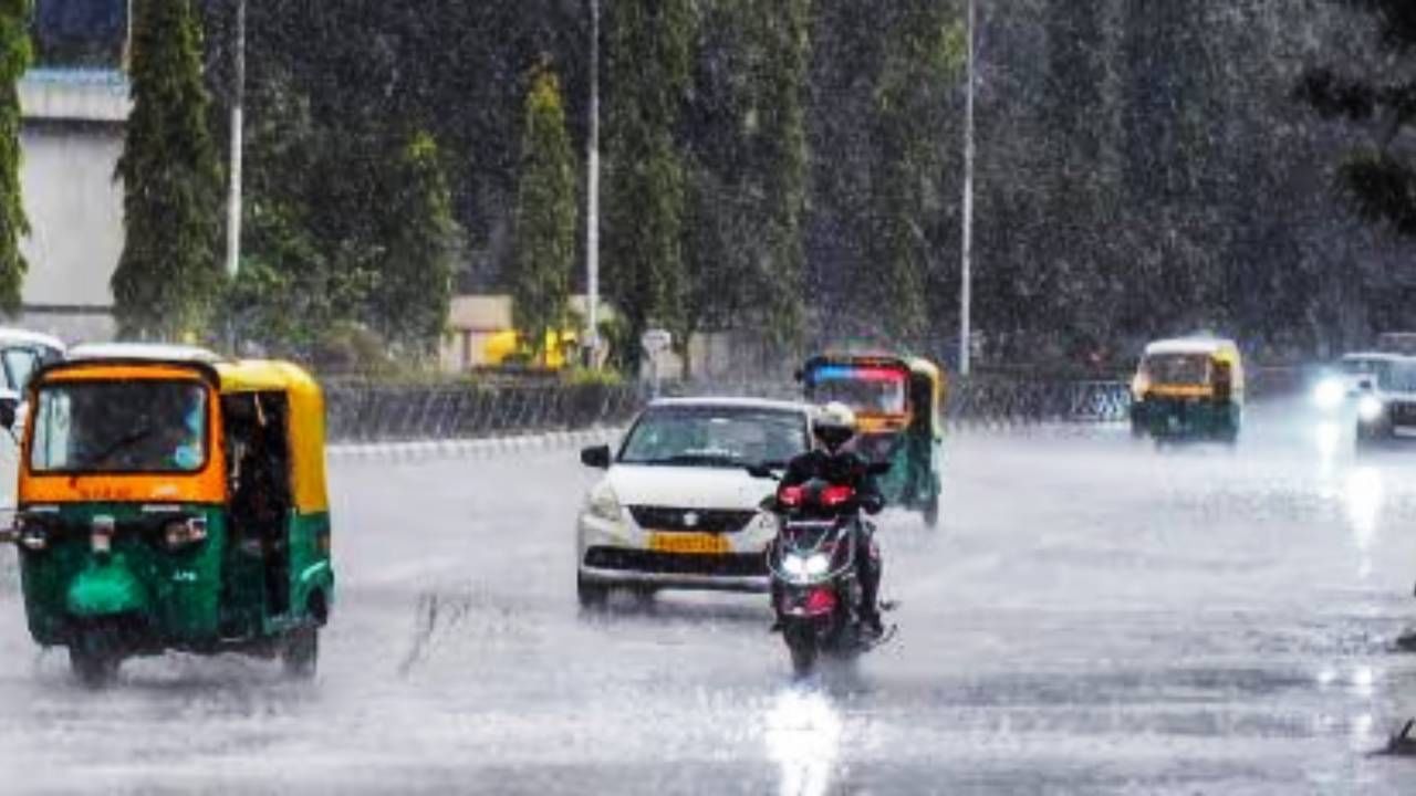 Bengaluru Rain: ಬೆಂಗಳೂರಿನಲ್ಲಿ ಮುಂದುವರೆದ ಮಳೆ ಅಬ್ಬರ; ಕೆರೆಯಂತಾದ ರಸ್ತೆಗಳು