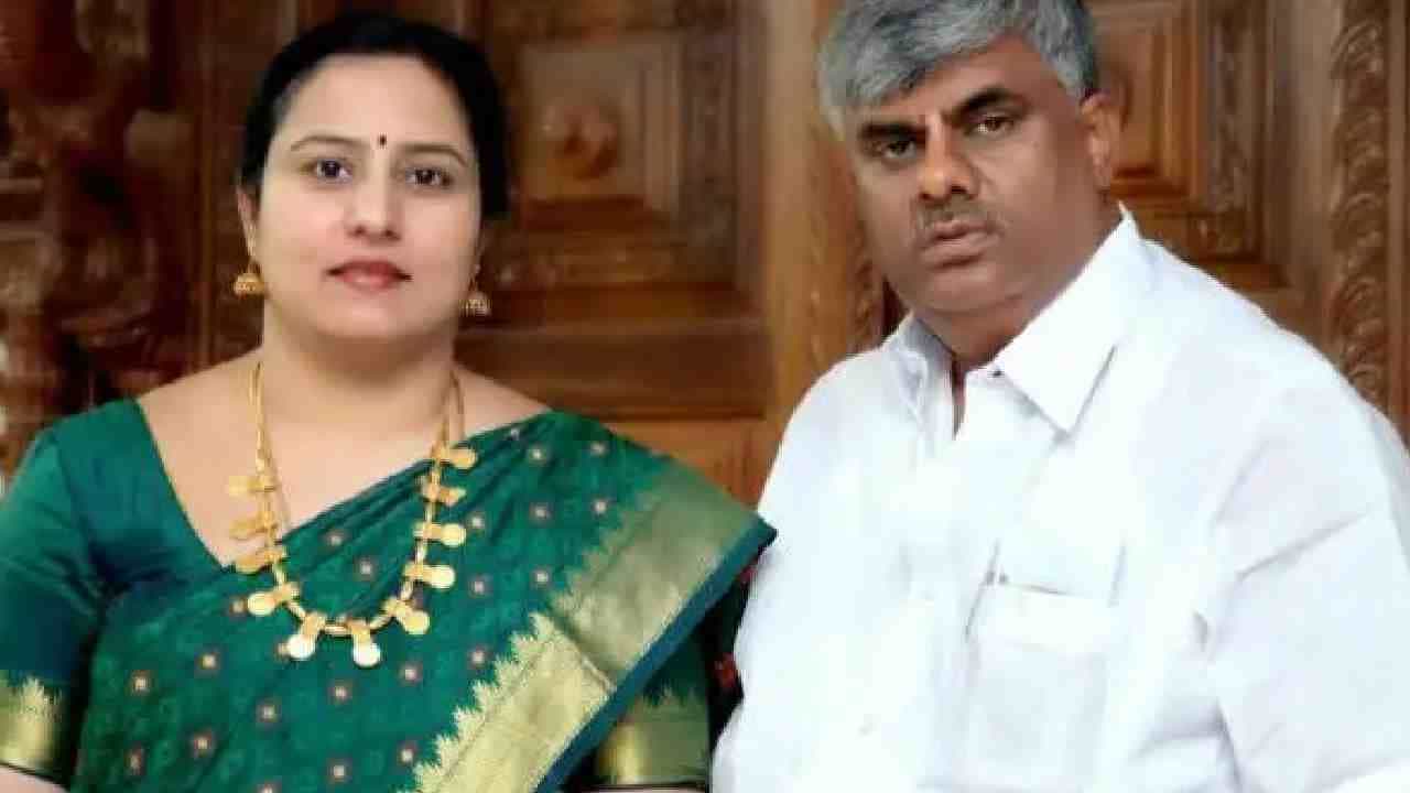 ಕಿಡ್ನ್ಯಾಪ್ ಕೇಸ್: ಭವಾನಿ ಜಾಮೀನು ಅರ್ಜಿ ವಜಾ, ಇಂದು ರೇವಣ್ಣ ಕುಟುಂಬಕ್ಕೆ ಡಬಲ್ ಶಾಕ್ ಕಿಡ್ನ್ಯಾಪ್ ಕೇಸ್: ಭವಾನಿ ಜಾಮೀನು ಅರ್ಜಿ ವಜಾ, ಇಂದು ರೇವಣ್ಣ ಕುಟುಂಬಕ್ಕೆ ಡಬಲ್ ಶಾಕ್