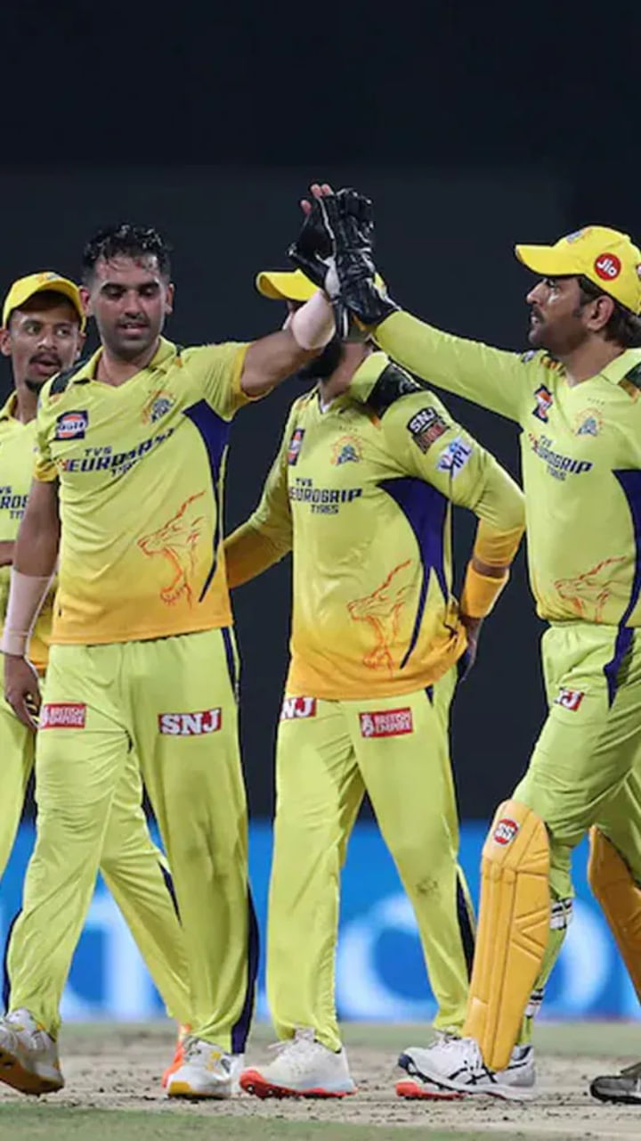 ಐದು ಬಾರಿಯ ಚಾಂಪಿಯನ್ ಚೆನ್ನೈ ಸೂಪರ್ ಕಿಂಗ್ಸ್ ತಂಡ ಗರಿಷ್ಠ 12 ಬಾರಿ ಐಪಿಎಲ್ ಪ್ಲೇಆಫ್ ತಲುಪಿದೆ.