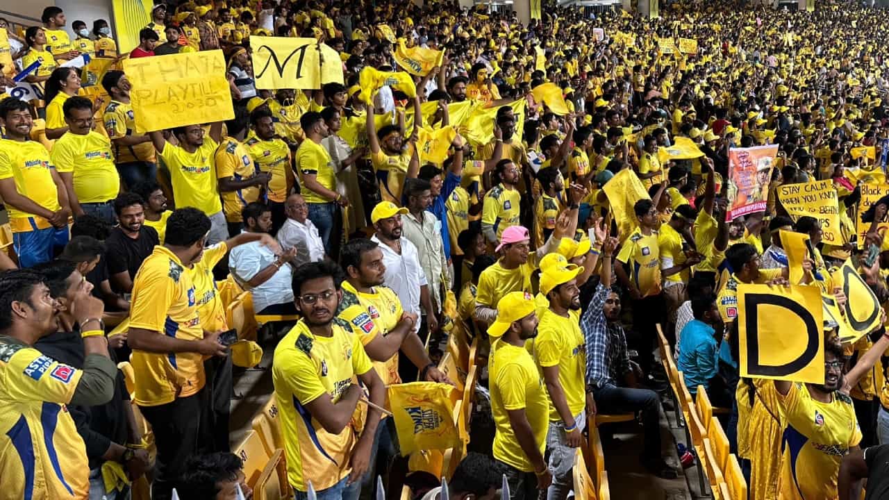 IPL 2024: ಆರ್ಸಿಬಿ ಅಭಿಮಾನಿಗಳ ವಿರುದ್ಧ ಆರೋಪಗಳ ಸುರಿಮಳೆಗೈದ ಸಿಎಸ್ಕೆ ಫ್ಯಾನ್ಸ್ IPL 2024: ಆರ್ಸಿಬಿ ಅಭಿಮಾನಿಗಳ ವಿರುದ್ಧ ಆರೋಪಗಳ ಸುರಿಮಳೆಗೈದ ಸಿಎಸ್ಕೆ ಫ್ಯಾನ್ಸ್