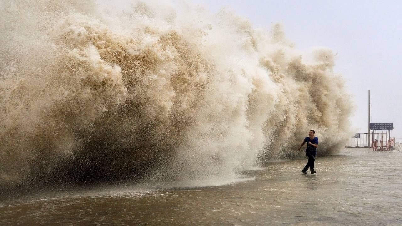 Remal Cyclone: ಒಡಿಶಾ, ಪಶ್ಚಿಮ ಬಂಗಾಳಕ್ಕೆ ಅಪ್ಪಳಿಸಲಿದೆ ಚಂಡಮಾರುತ, ಈ ರಾಜ್ಯಗಳಲ್ಲಿ ಭಾರಿ ಮಳೆ Remal Cyclone: ಒಡಿಶಾ, ಪಶ್ಚಿಮ ಬಂಗಾಳಕ್ಕೆ ಅಪ್ಪಳಿಸಲಿದೆ ಚಂಡಮಾರುತ, ಈ ರಾಜ್ಯಗಳಲ್ಲಿ ಭಾರಿ ಮಳೆ