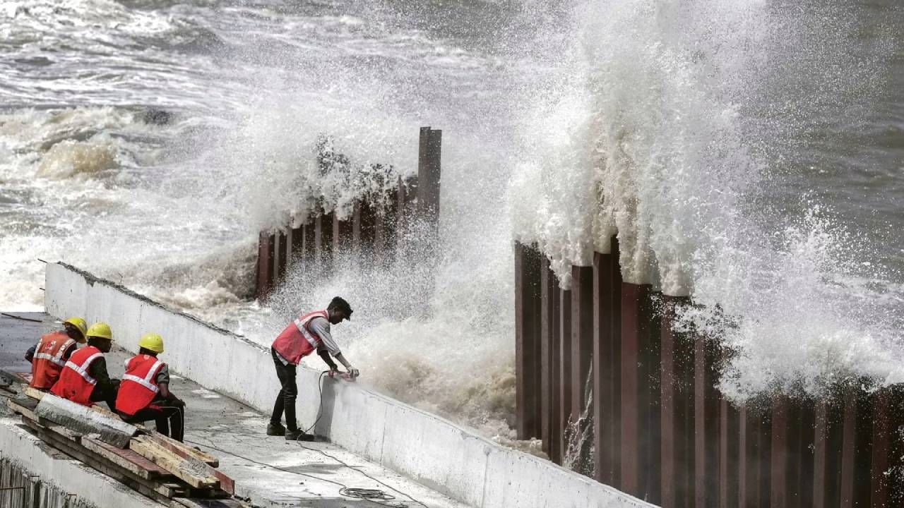 Cyclone: ಮೇ 23ರಂದು ಬಂಗಾಳಕೊಲ್ಲಿಗೆ ಅಪ್ಪಳಿಸಲಿದೆ ಚಂಡಮಾರುತ, ಕರ್ನಾಟಕ ಸೇರಿದಂತೆ ಹಲವು ರಾಜ್ಯಗಳಲ್ಲಿ ಮಳೆ Cyclone: ಮೇ 23ರಂದು ಬಂಗಾಳಕೊಲ್ಲಿಗೆ ಅಪ್ಪಳಿಸಲಿದೆ ಚಂಡಮಾರುತ, ಕರ್ನಾಟಕ ಸೇರಿದಂತೆ ಹಲವು ರಾಜ್ಯಗಳಲ್ಲಿ ಮಳೆ