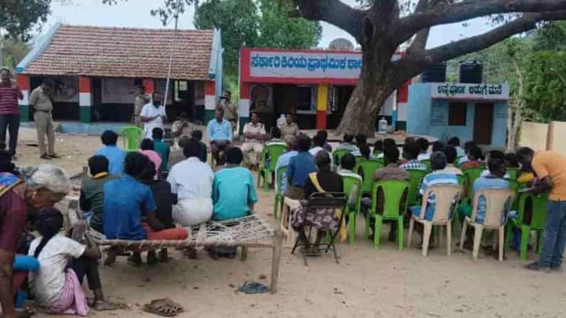 ಇಂಡಿಗನತ್ತ ಇವಿಎಂ ಧ್ವಂಸ: ಬಂಧನ ಭೀತಿಯಿಂದ ಕಾಡು ಸೇರಿದ್ದ ಗ್ರಾಮಸ್ಥರನ್ನು ನಾಡಿಗೆ ಕರೆತಂದ ಜಿಲ್ಲಾಡಳಿತ