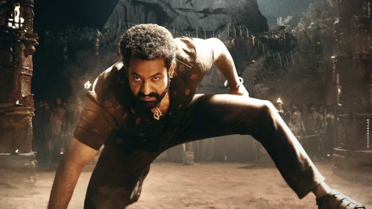 ‘ದೇವರ’ ಸಿನಿಮಾದಲ್ಲಿ 10 ಸಾವಿರ ಮಂದಿಯ ಜೊತೆ ಫೈಟ್ ಮಾಡಲಿದ್ದಾರೆ ಜೂ. ಎನ್​ಟಿಆರ್?