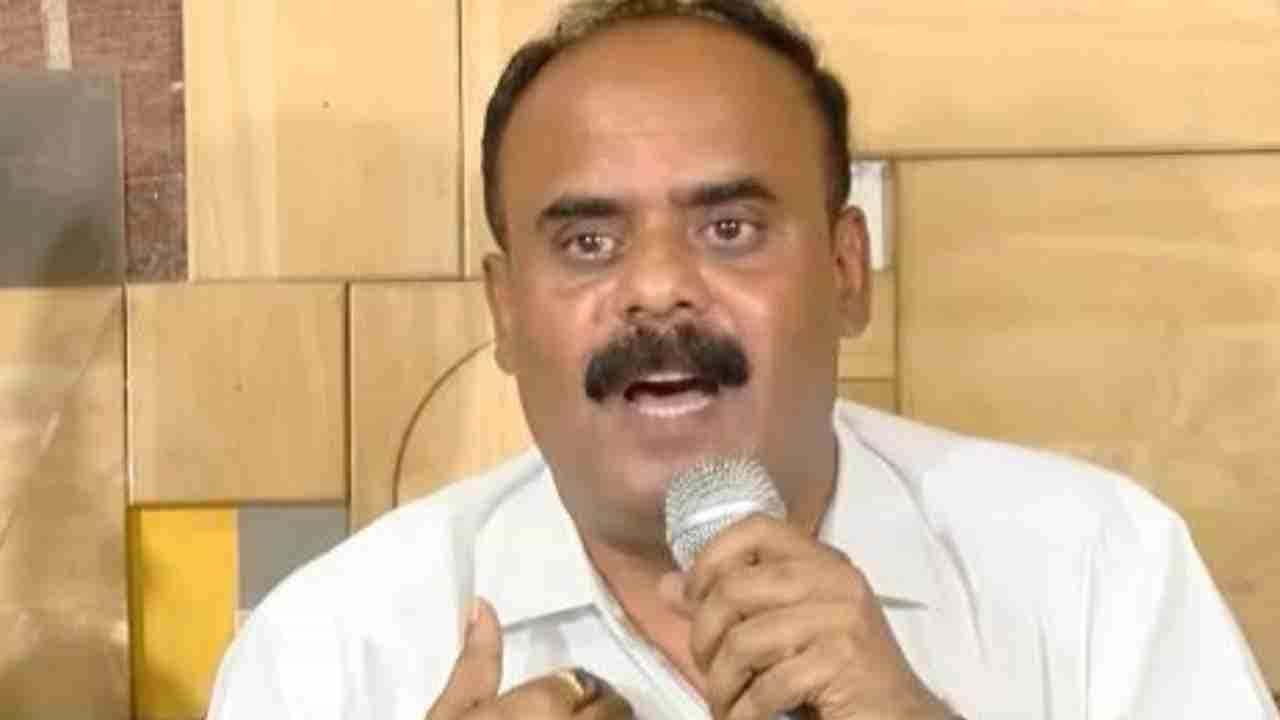 ಮಹಿಳೆ ಮೇಲೆ ಲೈಂಗಿಕ ದೌರ್ಜನ್ಯ ಕೇಸ್: ಬಿಜೆಪಿ ಮುಖಂಡ, ವಕೀಲ ದೇವರಾಜೆಗೌಡ ಪೊಲೀಸ್ ವಶಕ್ಕೆ ಮಹಿಳೆ ಮೇಲೆ ಲೈಂಗಿಕ ದೌರ್ಜನ್ಯ ಕೇಸ್: ಬಿಜೆಪಿ ಮುಖಂಡ, ವಕೀಲ ದೇವರಾಜೆಗೌಡ ಪೊಲೀಸ್ ವಶಕ್ಕೆ