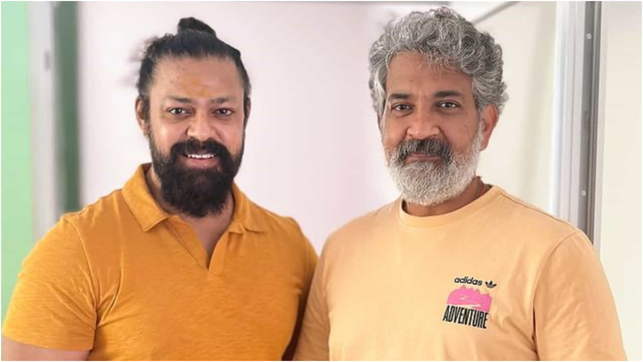 ‘ಆದಿಪುರುಷ್’ ಸಿನಿಮಾದ ಆಂಜನೇಯ ಪಾತ್ರಧಾರಿ ಭೇಟಿ ಮಾಡಿದ ರಾಜಮೌಳಿ; ಕಾರಣ? ‘ಆದಿಪುರುಷ್’ ಸಿನಿಮಾದ ಆಂಜನೇಯ ಪಾತ್ರಧಾರಿ ಭೇಟಿ ಮಾಡಿದ ರಾಜಮೌಳಿ; ಕಾರಣ?