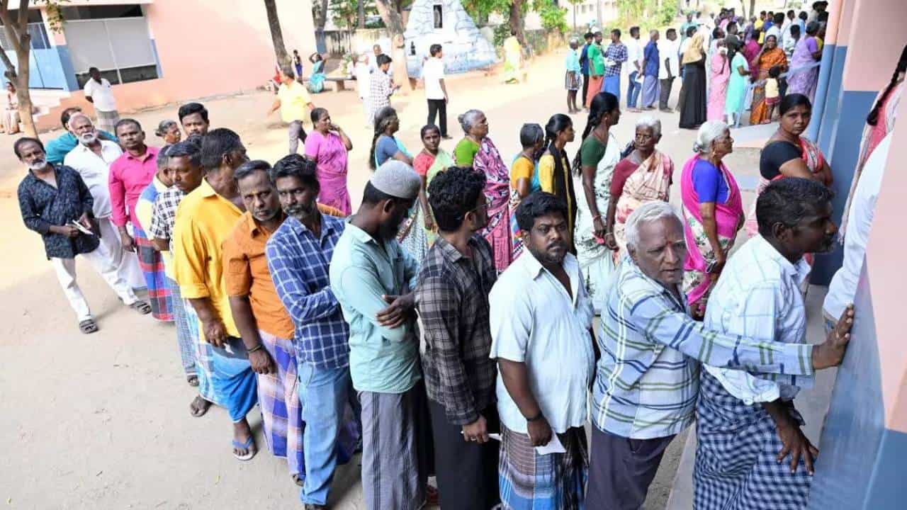 Lok Sabha Elections 2024: ತೆಲಂಗಾಣದಲ್ಲಿ ಉಷ್ಣ ಅಲೆ, ಮತದಾನ ಸಮಯವನ್ನು ವಿಸ್ತರಿಸಿದ ಚುನಾವಣಾ ಆಯೋಗ Lok Sabha Elections 2024: ತೆಲಂಗಾಣದಲ್ಲಿ ಉಷ್ಣ ಅಲೆ, ಮತದಾನ ಸಮಯವನ್ನು ವಿಸ್ತರಿಸಿದ ಚುನಾವಣಾ ಆಯೋಗ