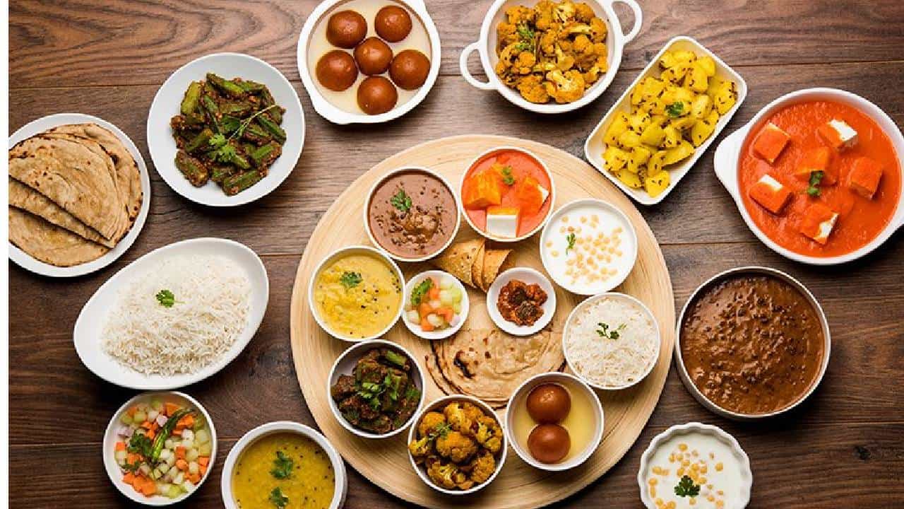Kitchen Tips in Kannada : ರೆಫ್ರಿಜರೇಟರ್ ಇಲ್ಲದೆ ದೀರ್ಘಕಾಲದವರೆಗೆ ಆಹಾರವನ್ನು ಸಂಗ್ರಹಿಸಿಡುವುದ್ಹೇಗೆ? ಈ ಟಿಪ್ಸ್ ಪಾಲಿಸಿ Kitchen Tips in Kannada : ರೆಫ್ರಿಜರೇಟರ್ ಇಲ್ಲದೆ ದೀರ್ಘಕಾಲದವರೆಗೆ ಆಹಾರವನ್ನು ಸಂಗ್ರಹಿಸಿಡುವುದ್ಹೇಗೆ? ಈ ಟಿಪ್ಸ್ ಪಾಲಿಸಿ