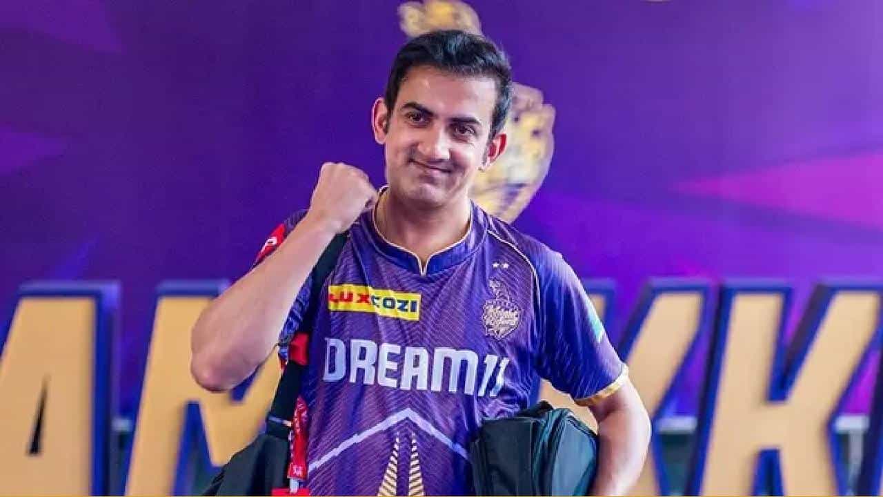 IPL 2024: ಐಪಿಎಲ್ ಸೀಸನ್ 17 ರಲ್ಲಿ ಕೊಲ್ಕತ್ತಾ ನೈಟ್ ರೈಡರ್ಸ್ (KKR) ತಂಡ ಚಾಂಪಿಯನ್ ಪಟ್ಟ ಅಲಂಕರಿಸಿದೆ. ಈ ಗೆಲುವಿನ ಹಿಂದಿರುವ ಮಾಸ್ಟರ್ ಮೈಂಡ್ಗಳಲ್ಲಿ ಕೆಕೆಆರ್ ತಂಡದ ಮೆಂಟರ್ ಗೌತಮ್ ಗಂಭೀರ್ ಕೂಡ ಒಬ್ಬರು. ಈ ಹಿಂದೆ ಲಕ್ನೋ ಸೂಪರ್ ಜೈಂಟ್ಸ್ ತಂಡದ ಮೆಂಟರ್ ಆಗಿ ಕಾರ್ಯ ನಿರ್ವಹಿಸಿದ್ದ ಗಂಭೀರ್ ಅವರನ್ನು ಈ ಬಾರಿ ಶಾರುಖ್ ಖಾನ್ ಕೆಕೆಆರ್ ತಂಡಕ್ಕೆ ಕರೆ ತಂದಿದ್ದರು.