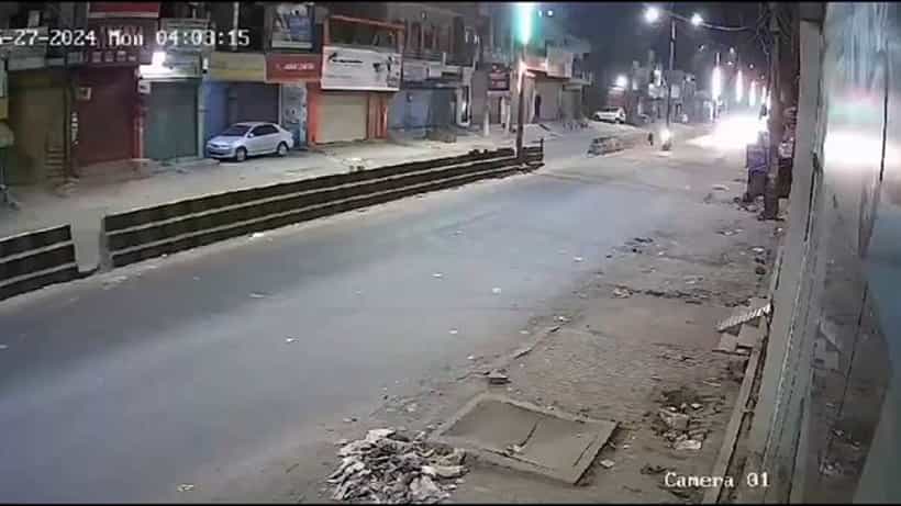 Shocking Video: ಸ್ಕೂಟಿಗೆ ಡಿಕ್ಕಿ ಹೊಡೆದು ಮೀಟರ್ಗಟ್ಟಲೆ ದೂರ ಎಳೆದೊಯ್ದ ಕಾರು; ವಿಡಿಯೋ ವೈರಲ್