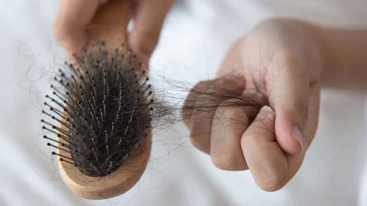 Hair Care Tips:ಈ ಐದು ತಪ್ಪುಗಳು ಬೇಸಿಗೆಯಲ್ಲಿ ನಿಮ್ಮ ಕೂದಲನ್ನು ದುರ್ಬಲಗೊಳಿಸಬಹುದು Hair Care Tips:ಈ ಐದು ತಪ್ಪುಗಳು ಬೇಸಿಗೆಯಲ್ಲಿ ನಿಮ್ಮ ಕೂದಲನ್ನು ದುರ್ಬಲಗೊಳಿಸಬಹುದು