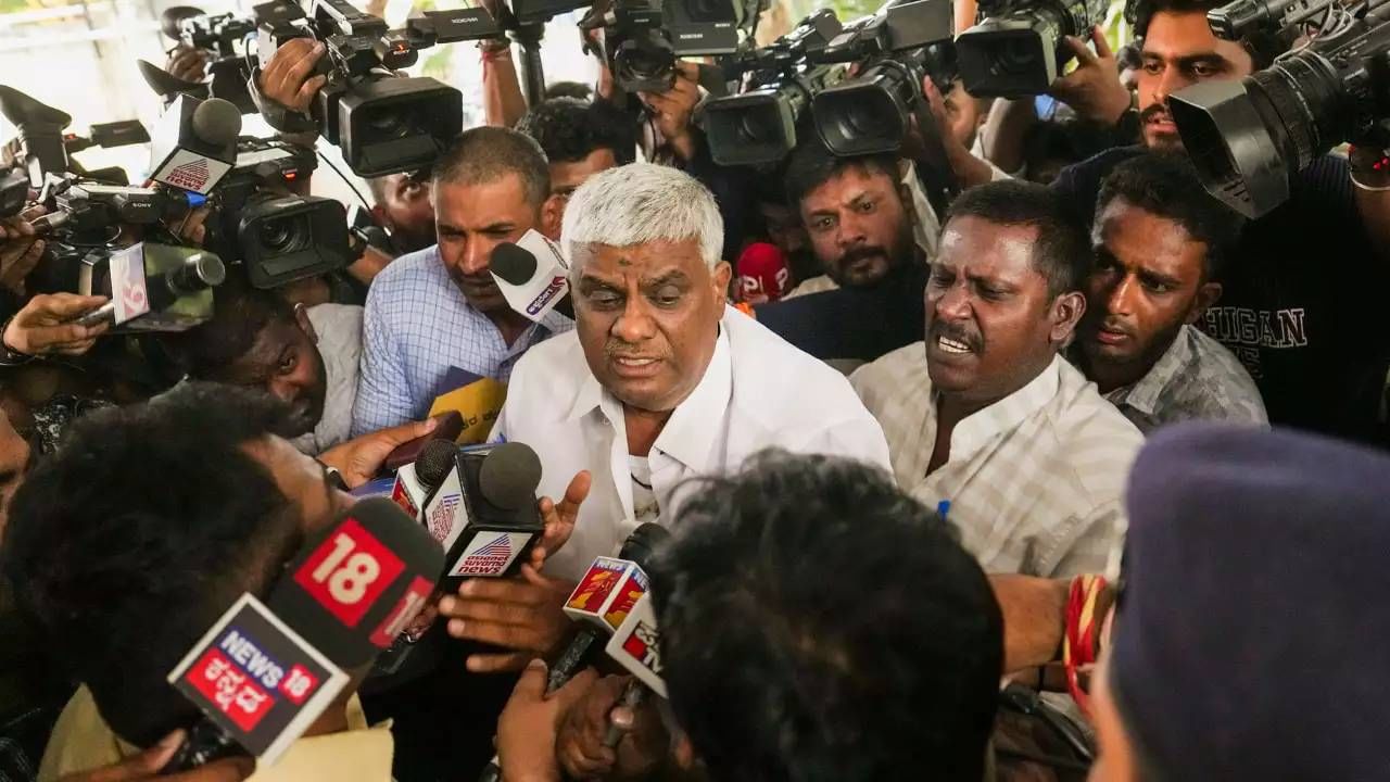 HD Revanna Kidnap Case: ಎಚ್ಡಿ ರೇವಣ್ಣ ಜಾಮೀನು ಅರ್ಜಿ ವಿಚಾರಣೆ ಮುಂದೂಡಿಕೆ, ಜೈಲಿಗೆ ಶಿಫ್ಟ್