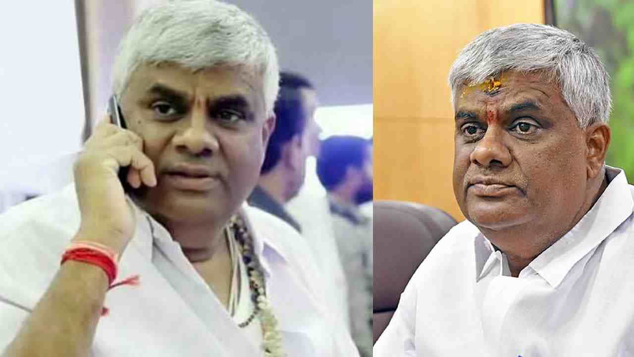 ಲೈಂಗಿಕ ದೌರ್ಜನ್ಯ ಪ್ರಕರಣ: ಜಾಮೀನು ಕೋರಿ ಕೋರ್ಟ್ ಮೆಟ್ಟಿಲೇರಿದ ರೇವಣ್ಣ ಲೈಂಗಿಕ ದೌರ್ಜನ್ಯ ಪ್ರಕರಣ: ಜಾಮೀನು ಕೋರಿ ಕೋರ್ಟ್ ಮೆಟ್ಟಿಲೇರಿದ ರೇವಣ್ಣ