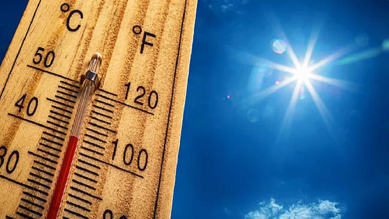 Weather Updates: ಉತ್ತರ ಭಾರತಕ್ಕೆ ಶಾಖದ ಅಲೆಯ ಅಲರ್ಟ್; ಮೇ 22ರವರೆಗೆ ದಕ್ಷಿಣ ಭಾರತದಲ್ಲಿ ಭಾರೀ ಮಳೆ Weather Updates: ಉತ್ತರ ಭಾರತಕ್ಕೆ ಶಾಖದ ಅಲೆಯ ಅಲರ್ಟ್; ಮೇ 22ರವರೆಗೆ ದಕ್ಷಿಣ ಭಾರತದಲ್ಲಿ ಭಾರೀ ಮಳೆ