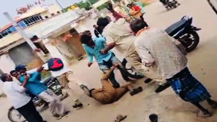 ಬಸ್ ಟಿಕೆಟ್ ವಿಚಾರಕ್ಕೆ ಕಿರಿಕ್; ಕಂಡಕ್ಟರ್ ಮೇಲೆ ಹೋಂಗಾರ್ಡ್ನಿಂದ ಹಲ್ಲೆ, ಇಬ್ಬರ ಬಂಧನ ಬಸ್ ಟಿಕೆಟ್ ವಿಚಾರಕ್ಕೆ ಕಿರಿಕ್; ಕಂಡಕ್ಟರ್ ಮೇಲೆ ಹೋಂಗಾರ್ಡ್ನಿಂದ ಹಲ್ಲೆ, ಇಬ್ಬರ ಬಂಧನ