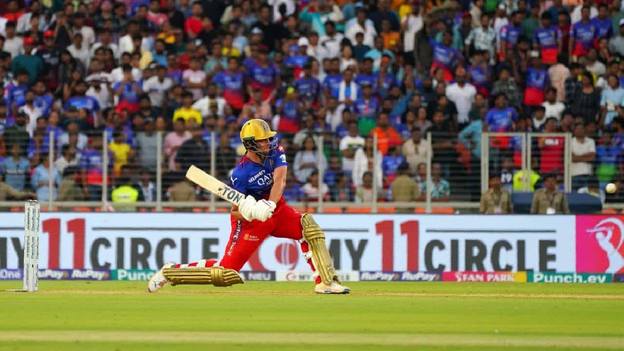ಇಂಡಿಯನ್ ಪ್ರೀಮಿಯರ್ ಲೀಗ್ (IPL 2024) ಸೀಸನ್ 17 ರಲ್ಲಿ ಸಿಕ್ಸರ್ಗಳ ಸುರಿಮಳೆಯಾಗಿದೆ. ಇದಕ್ಕೆ ಸಾಕ್ಷಿಯೇ ಈ ಅಂಕಿ ಅಂಶಗಳು. ಅಂದರೆ ಈ ಬಾರಿಯ ಐಪಿಎಲ್ನಲ್ಲಿ ಅತೀ ವೇಗವಾಗಿ ಸಾವಿರ ಸಿಕ್ಸ್ಗಳು ಪೂರ್ಣಗೊಂಡಿವೆ.