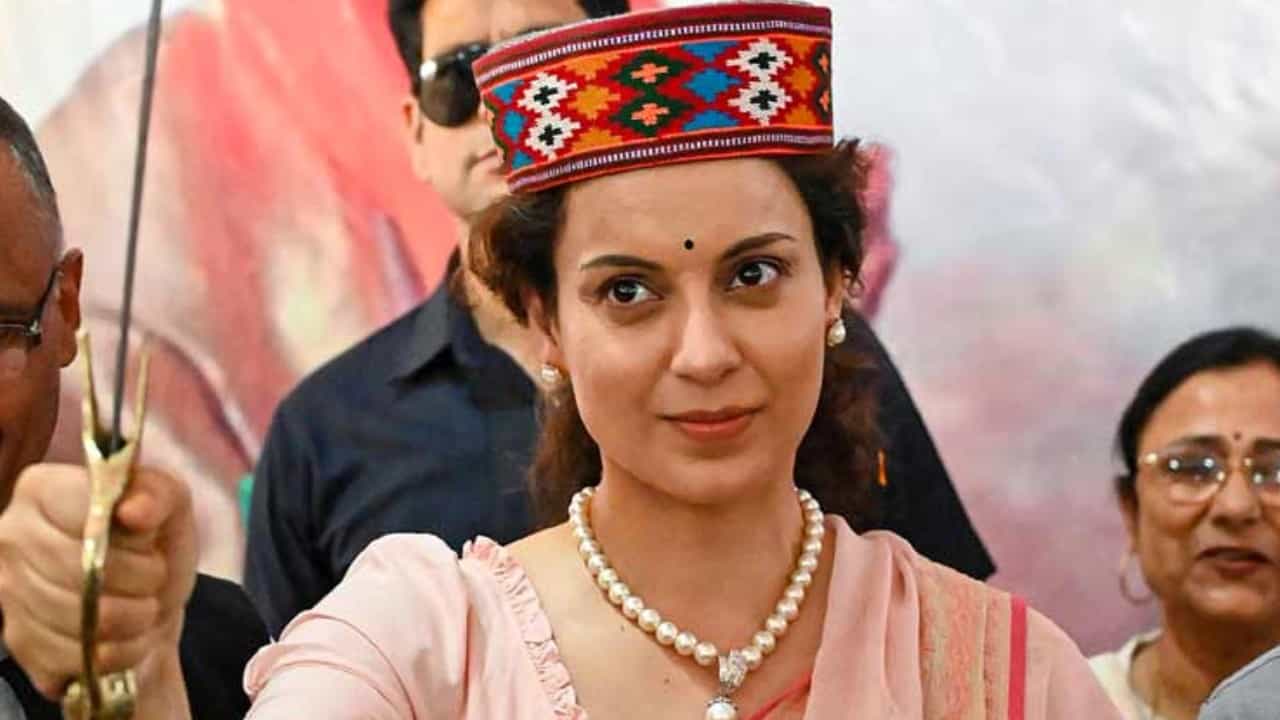 ಹಿಮಾಚಲ ಪ್ರದೇಶದಲ್ಲಿ ಕಂಗನಾ ರಣಾವತ್ ಮೇಲೆ ಹಲ್ಲೆ ಆರೋಪ; ಚುನಾವಣಾ ಆಯೋಗಕ್ಕೆ ಬಿಜೆಪಿ ದೂರು ಹಿಮಾಚಲ ಪ್ರದೇಶದಲ್ಲಿ ಕಂಗನಾ ರಣಾವತ್ ಮೇಲೆ ಹಲ್ಲೆ ಆರೋಪ; ಚುನಾವಣಾ ಆಯೋಗಕ್ಕೆ ಬಿಜೆಪಿ ದೂರು
