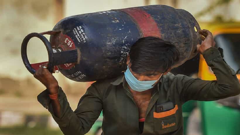 LPG Cylinder Price: ವಾಣಿಜ್ಯ ಬಳಕೆಯ 19 ಕೆಜಿ ಎಲ್ಪಿಜಿ ಸಿಲಿಂಡರ್ ಬೆಲೆ ಇಳಿಕೆ