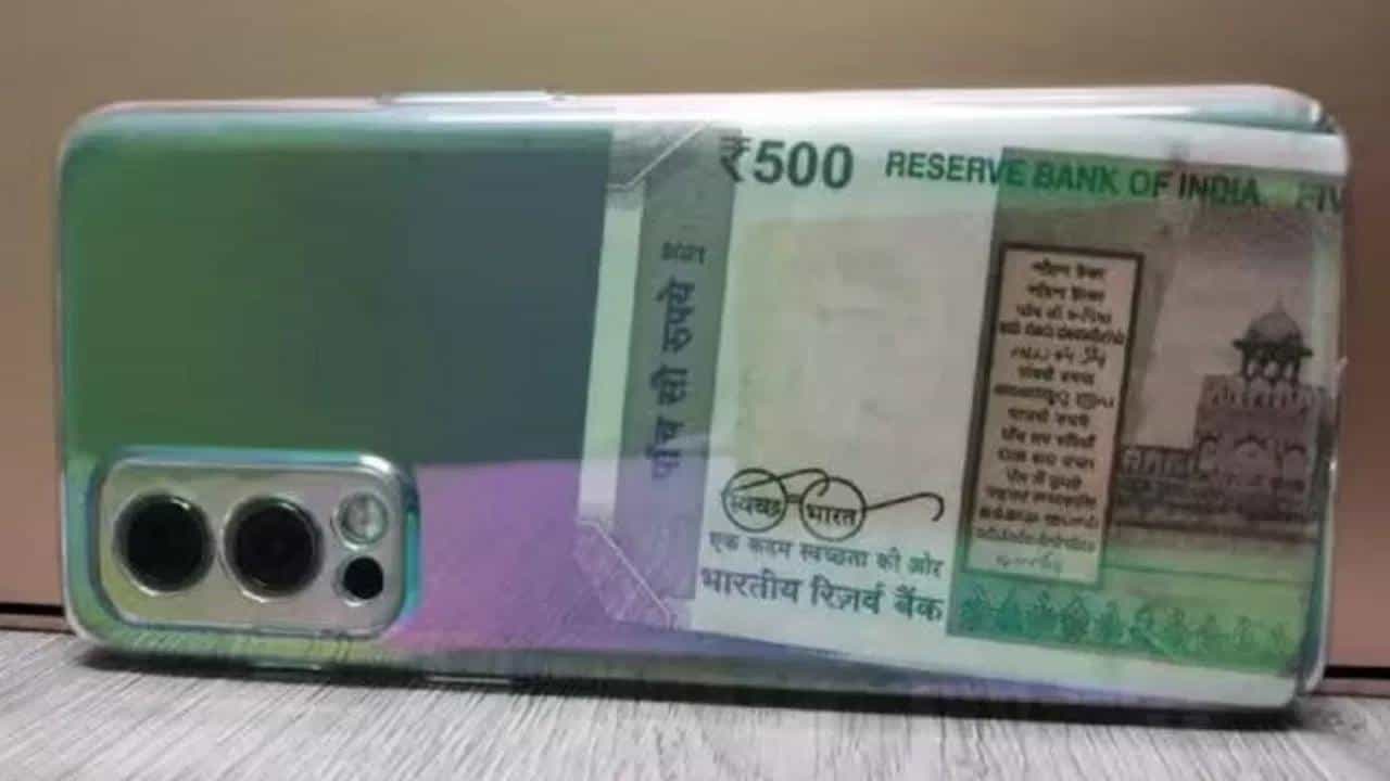 Tech Tips: ಮೊಬೈಲ್ ಬ್ಯಾಕ್ ಕವರ್ನಲ್ಲಿ ಹಣ, ಮೆಟ್ರೋ ಕಾರ್ಡ್ ಇಡುತ್ತೀರಾ?: ಹಾಗಿದ್ರೆ ತಪ್ಪದೆ ಈ ಸ್ಟೋರಿ ಓದಿ Tech Tips: ಮೊಬೈಲ್ ಬ್ಯಾಕ್ ಕವರ್ನಲ್ಲಿ ಹಣ, ಮೆಟ್ರೋ ಕಾರ್ಡ್ ಇಡುತ್ತೀರಾ?: ಹಾಗಿದ್ರೆ ತಪ್ಪದೆ ಈ ಸ್ಟೋರಿ ಓದಿ