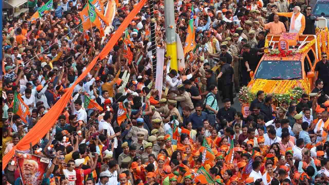 Modi in Varanasi: ವಾರಾಣಸಿಯಲ್ಲಿ ಮೋದಿ ರೋಡ್ ಶೋ; ಡ್ರಮ್, ಶಂಖ, ಆರತಿಯೊಂದಿಗೆ ಪ್ರಧಾನಿಗೆ ಸ್ವಾಗತ