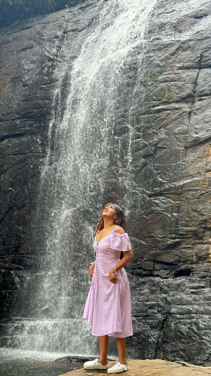 ನಮ್ರತಾ ಗೌಡ ಕುಟುಂಬದ ಜೊತೆ ಸುತ್ತಾಟ ನಡೆಸಿದ್ದು, ಈ ಫೋಟೋಗಳನ್ನು ಹಂಚಿಕೊಂಡಿದ್ದಾರೆ.