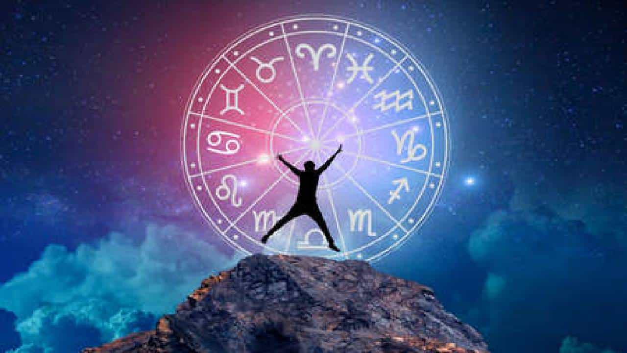 Horoscope: ದಿನಭವಿಷ್ಯ: ಈ ರಾಶಿಯವರು ಇಂದು ನೀರಿನ ವಿಚಾರದಲ್ಲಿ ಜಾಗರೂಕತೆಯಿಂದಿರಬೇಕು Horoscope: ದಿನಭವಿಷ್ಯ: ಈ ರಾಶಿಯವರು ಇಂದು ನೀರಿನ ವಿಚಾರದಲ್ಲಿ ಜಾಗರೂಕತೆಯಿಂದಿರಬೇಕು