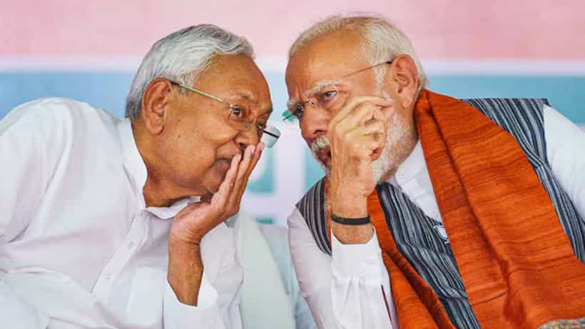 ನರೇಂದ್ರ ಮೋದಿ ಮತ್ತೆ ಮುಖ್ಯಮಂತ್ರಿಯಾಗಲಿ, ದೇಶ ಅಭಿವೃದ್ಧಿಯಾಗಲಿ, ವೇದಿಕೆ ಮೇಲೆ ಹೊರಳಿದ ನಿತೀಶ್ ಕುಮಾರ್ ನಾಲಿಗೆ