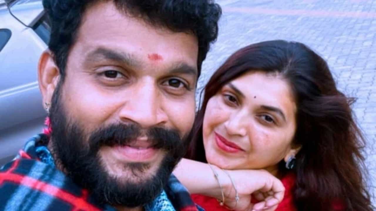 ‘ಸಾಯೋ ದಿನ ಬೆಳಿಗ್ಗೆಯೂ ಚಂದುಗೆ ಕರೆ ಮಾಡಿದ್ದೆ’; ಪವಿತ್ರಾ ಮಗನ ಹೇಳಿಕೆ ‘ಸಾಯೋ ದಿನ ಬೆಳಿಗ್ಗೆಯೂ ಚಂದುಗೆ ಕರೆ ಮಾಡಿದ್ದೆ’; ಪವಿತ್ರಾ ಮಗನ ಹೇಳಿಕೆ
